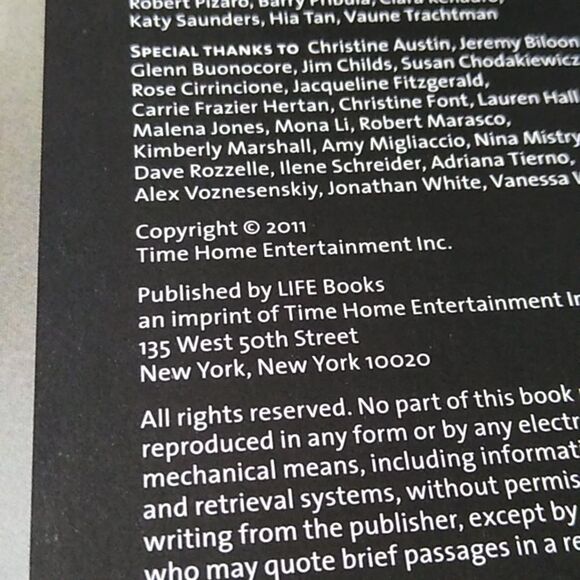 Black and Gold Media Organizer for Commemorative Editions - Picture 6 of 7